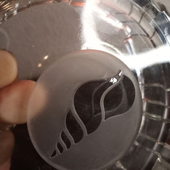 Signed Bormioli Rocco Italy Cut & Etched Crystal 6" Clear Ashtray. - Picture 3 of 6